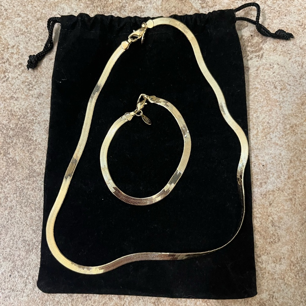 Vintage Gold Necklace and Bracelet set